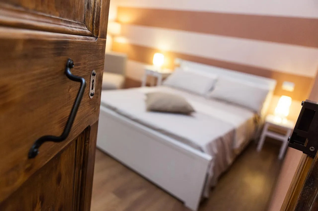 Senzafissadimora Bed & Breakfast Albenga