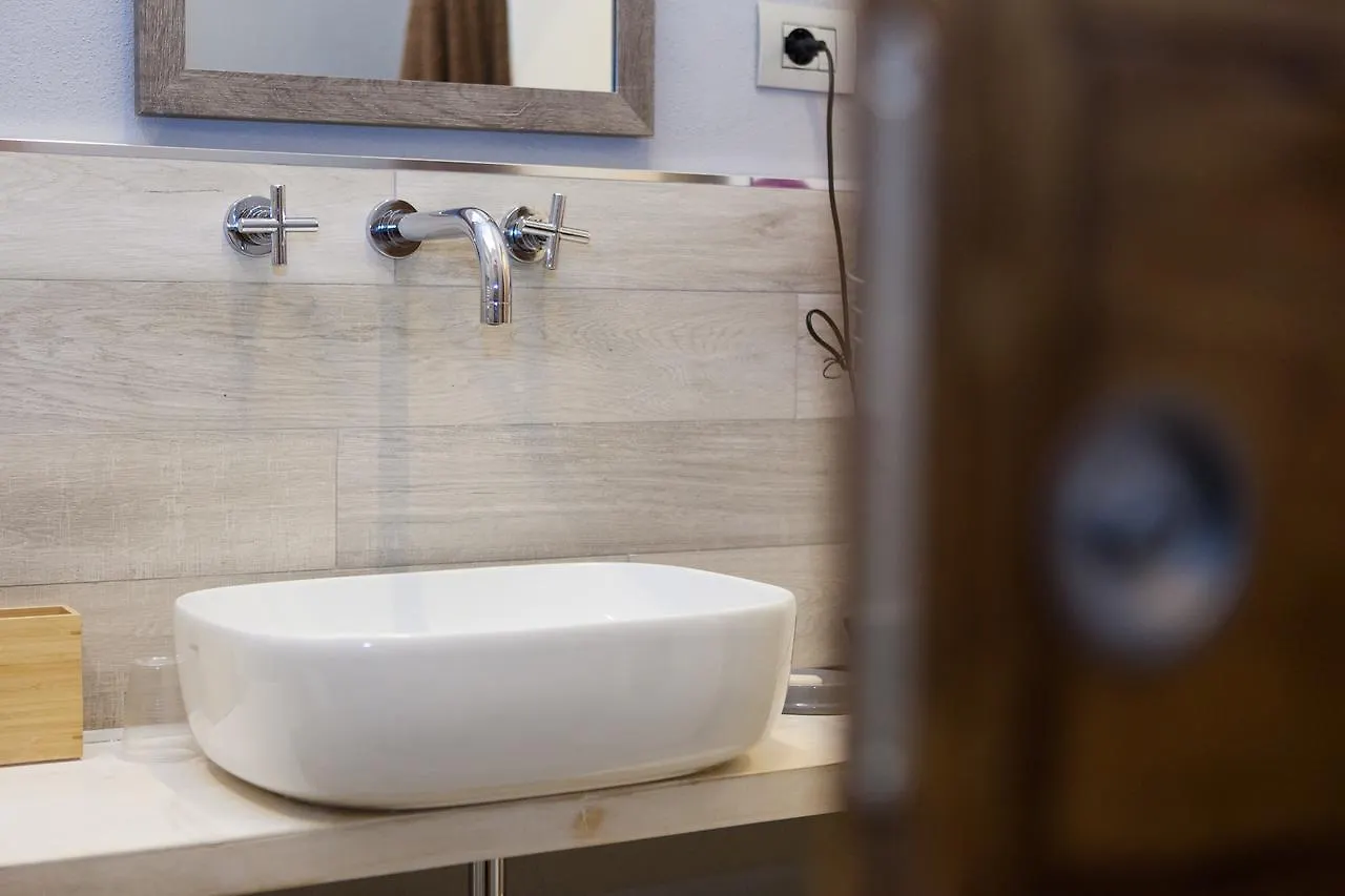 Senzafissadimora Bed & Breakfast Albenga